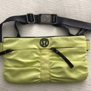Lululemon fanny pack